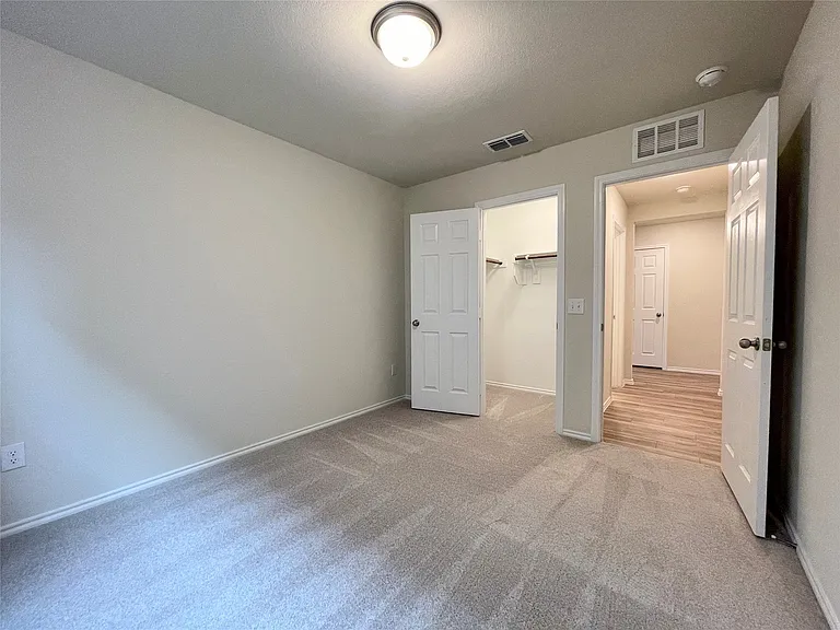481 Grenada Lake Dr — Photo 22
