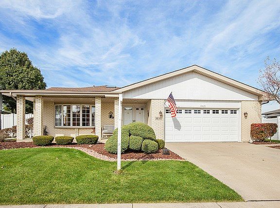 Lovely 3 Step ranch 2200 square feet! Great location!
