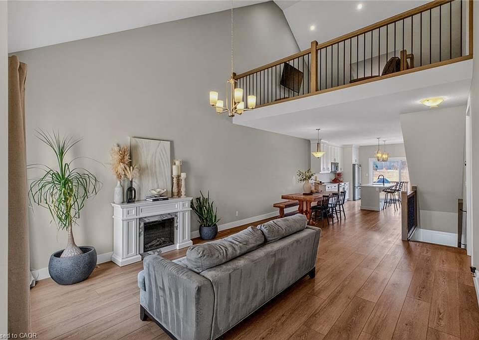 1st image of 744 Nelson St W #5