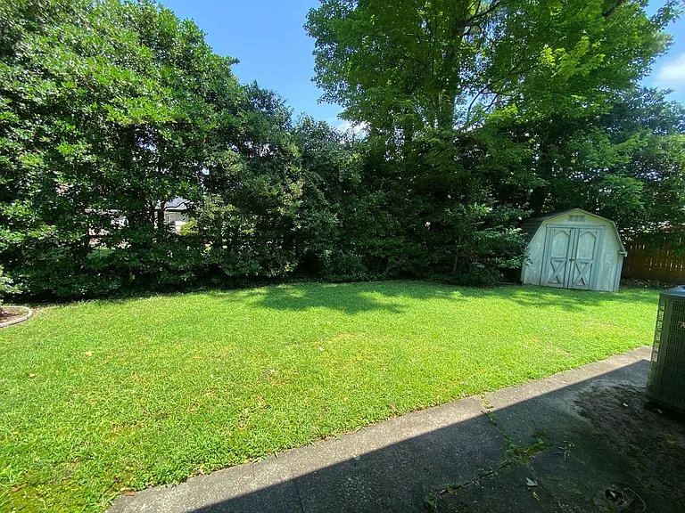 2648 S Kings Rd — Photo 24