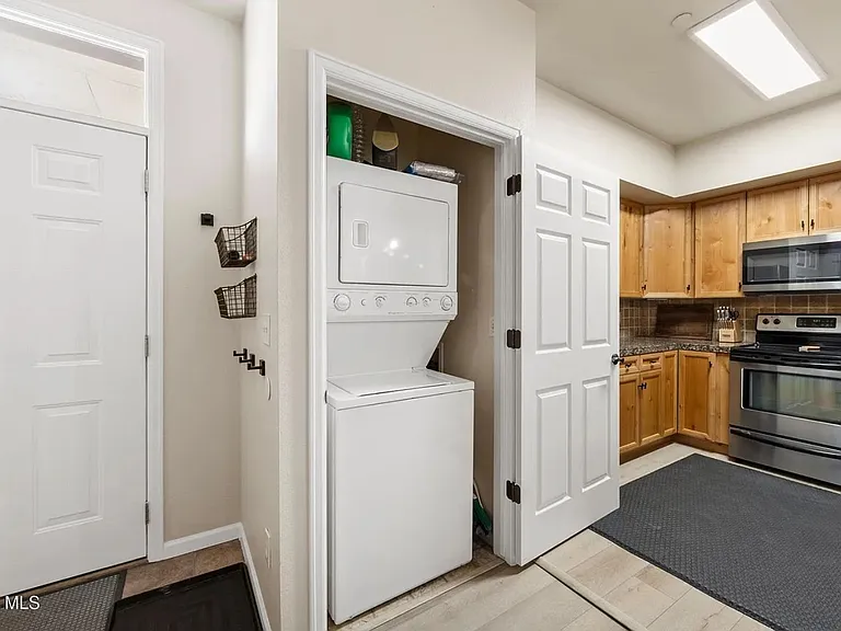 175 Spinner Ct #5 — Photo 13