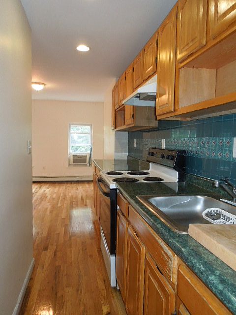 1st image of 68 Clifton Pl APT 3
