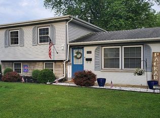 1020 N Oakwood St, Griffith, IN 46319