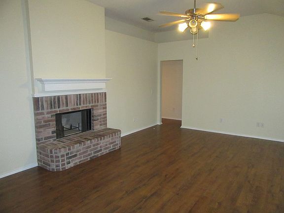 4th image of 319 Lake Wichita Dr