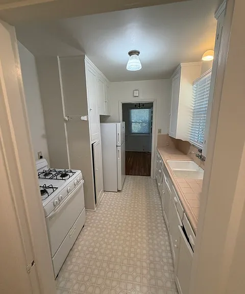 2300 D St #1 — Photo 7