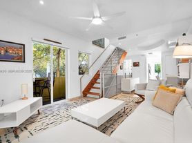 200 Washington Ave, Miami Beach, FL