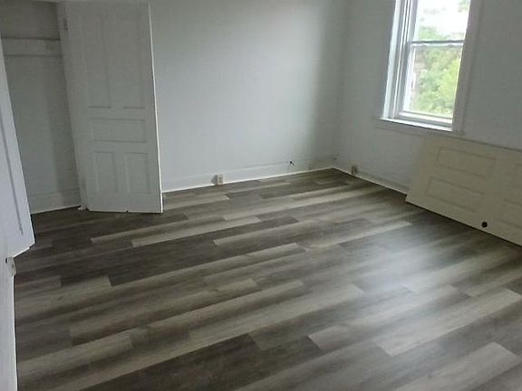 4th image of 228 Wick St