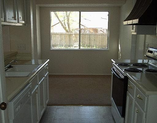 4th image of 5830 FORT STANWIX DR