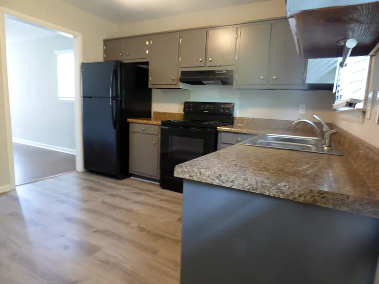 735 Trail Dr — Photo 9