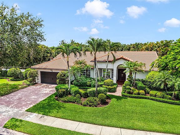 3rd image of 1304 NW 127th Dr