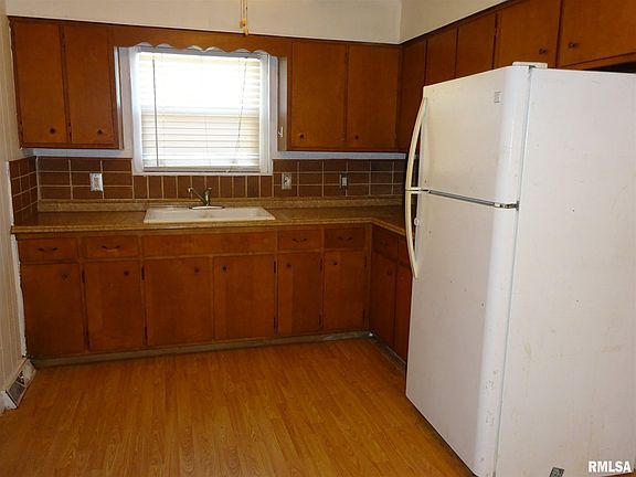 5th image of 1010 S McKinley St