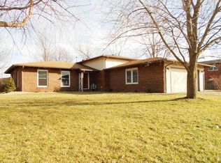 191 Parkview Dr, Trenton, IL