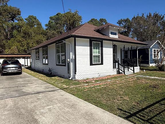 3rd image of 8407 Carolwood Dr