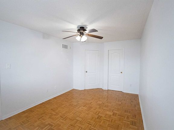 4th image of 19 Foxchase Ave #32