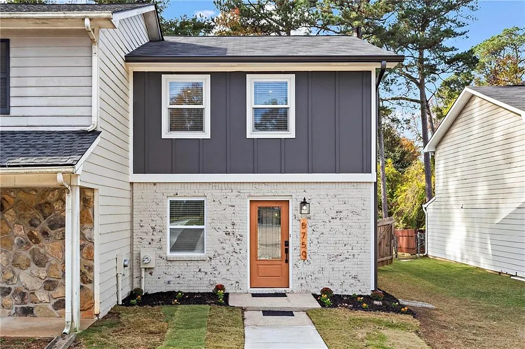 2 bed, 1.5 bath, 1165 sqft, $3,200 — Photo 1
