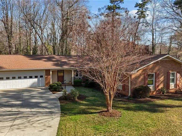 3001 Blanche Dr, Burlington, NC 27215