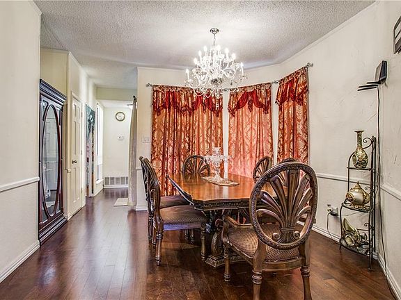 4th image of 623 Woodway Ln