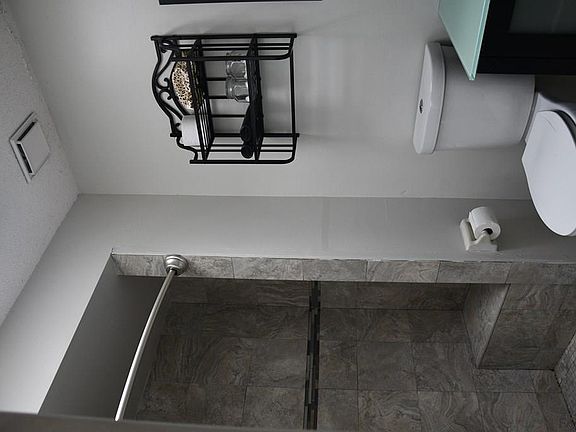 3rd image of 111 Birchwood Dr