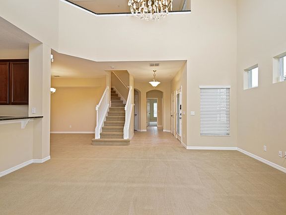 5th image of 795 Featherstone Ln