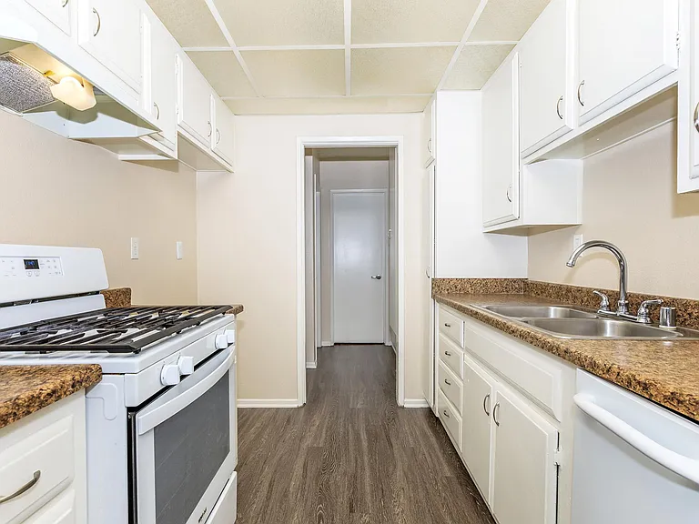 Casa Bonita Apartment Homes — Photo 13