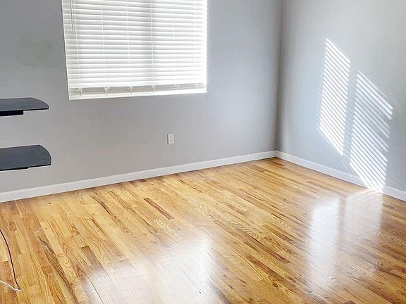 5th image of 58 Grandview Ave Floor 1