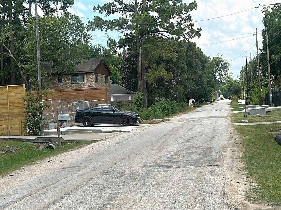 2nd image of 3123 Paul Quinn St
