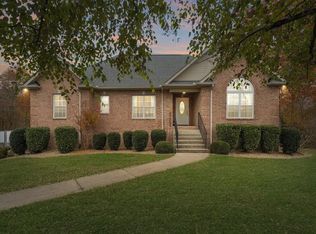 3027 Hollow Field Ln, Greenbrier, TN 37073
