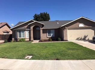 14316 Palm Ct, Kerman, CA 93630