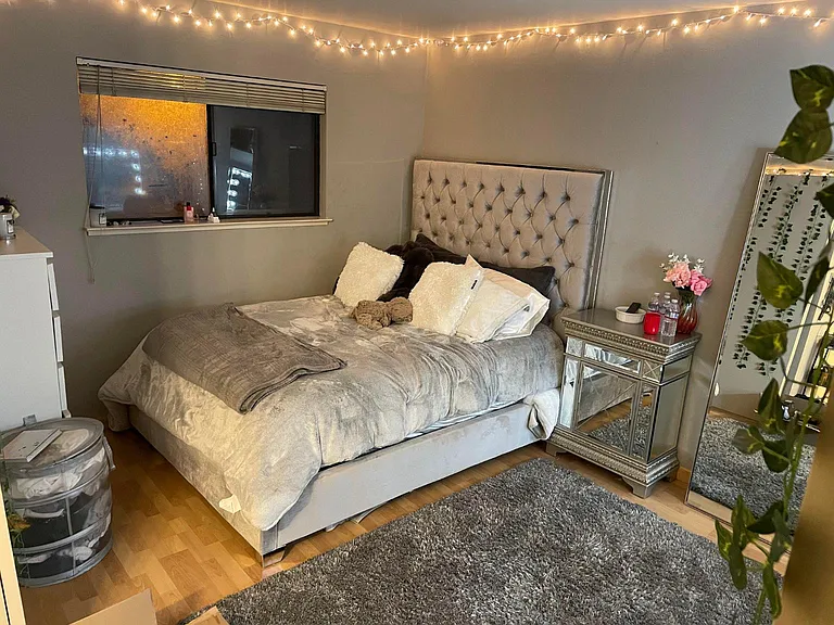 Bedroom 2, upper level