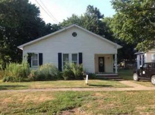 141 E Tanner St, Waverly, IL 62692