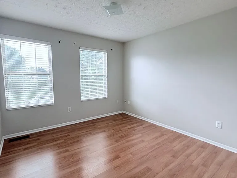 7735 Royal Park Dr — Photo 6