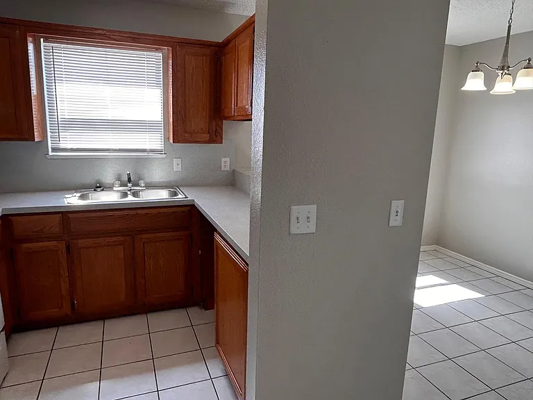 Las Violetas Apartments — Photo 44