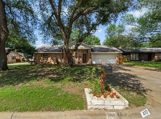 410 Sunset Dr, Cleburne, TX 76033