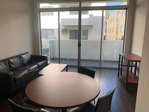 11090 Ophir Drive, Westwood, CA 90024 - Dining/Private Balcony