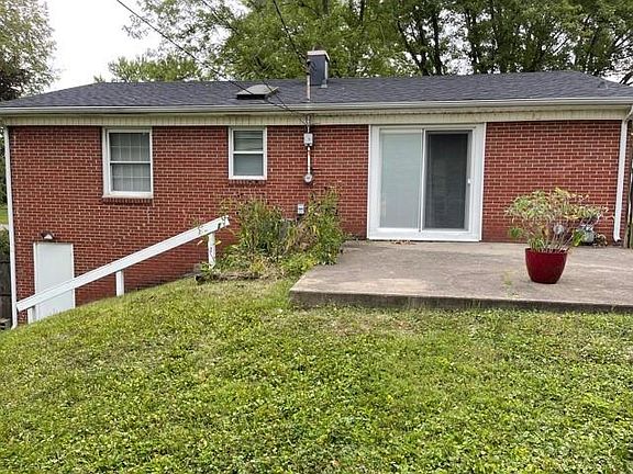3rd image of 1511 Sherwood Dr