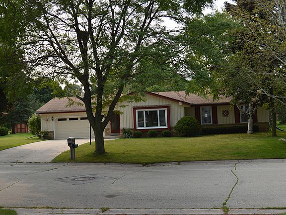 2nd image of W166N10521 Surrey Dr