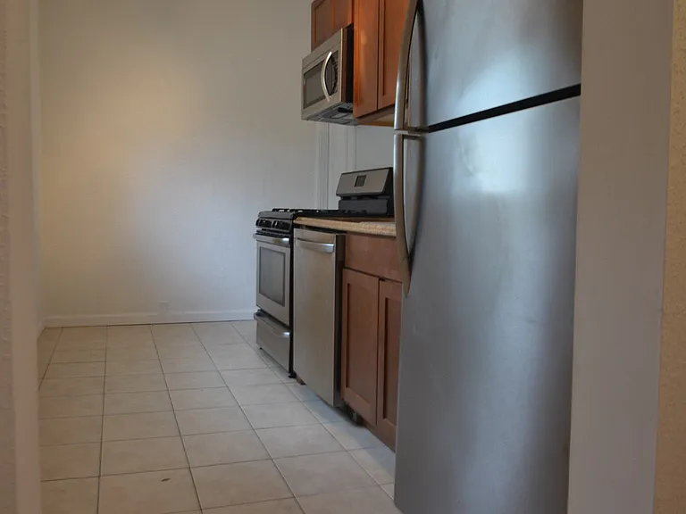 555 S Locust St #3 — Photo 27