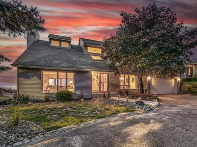 300 Marquette Dr, New Buffalo, MI, 49117