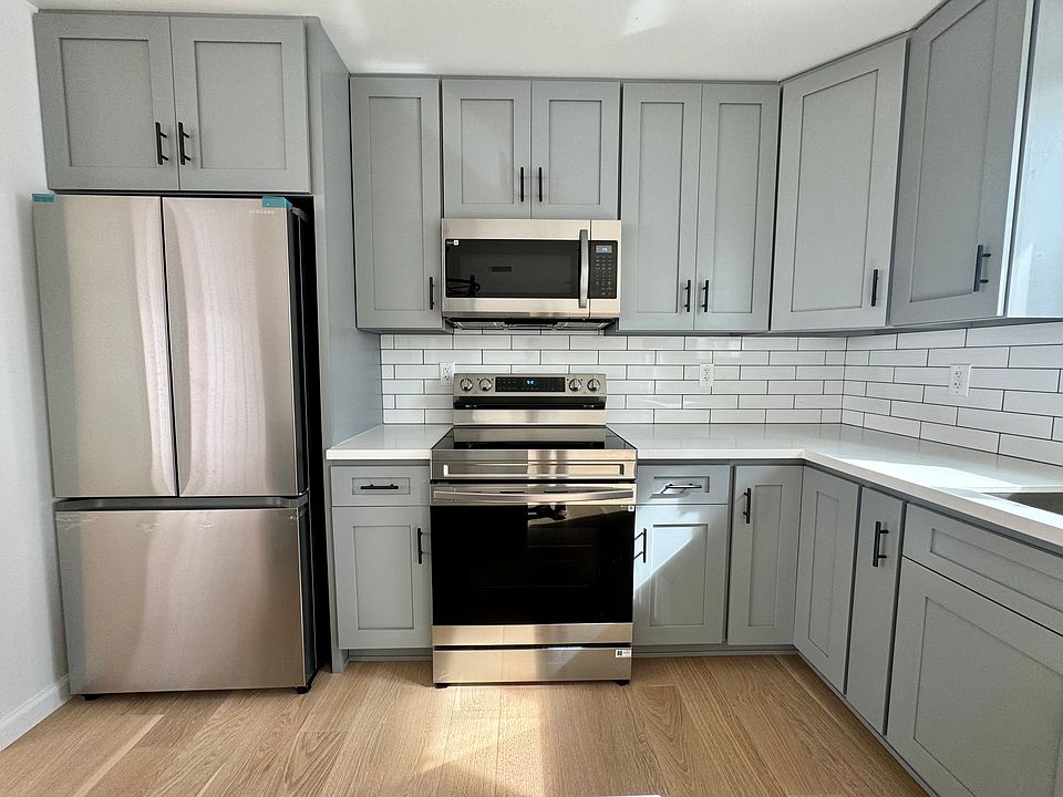 1st image of 20060 Londelius St