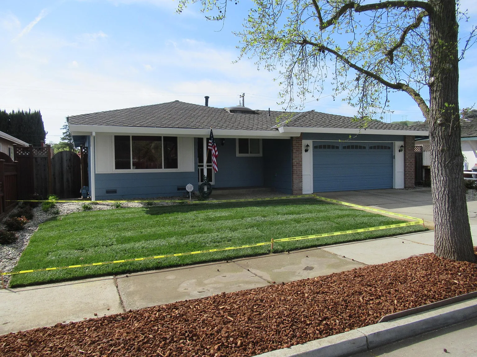 160 Manor Ct photo 1