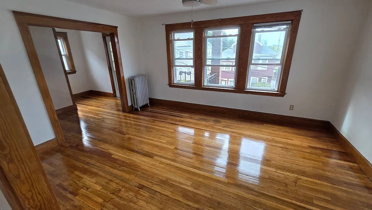 11 Sterling St — Photo 1