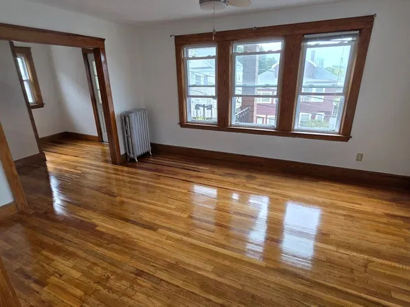 11 Sterling St, Somerville, MA 02144
