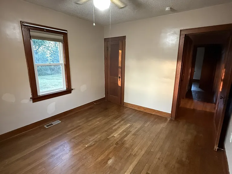 8908 NE East Lake Rd — Photo 6