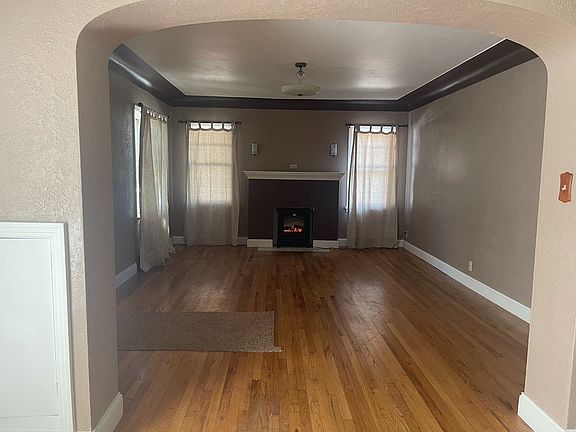 3rd image of 749 Alderson Ave
