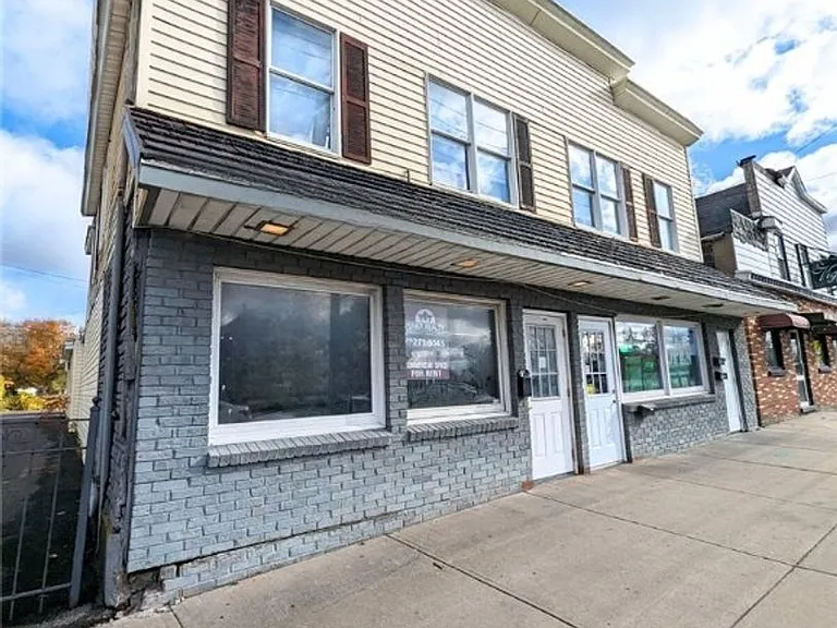 223-227 E Dominick St — Photo 1