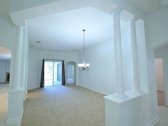 3rd image of 604 Loire Ct
