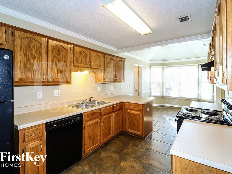 9095 Strawberry Ln — Photo 6