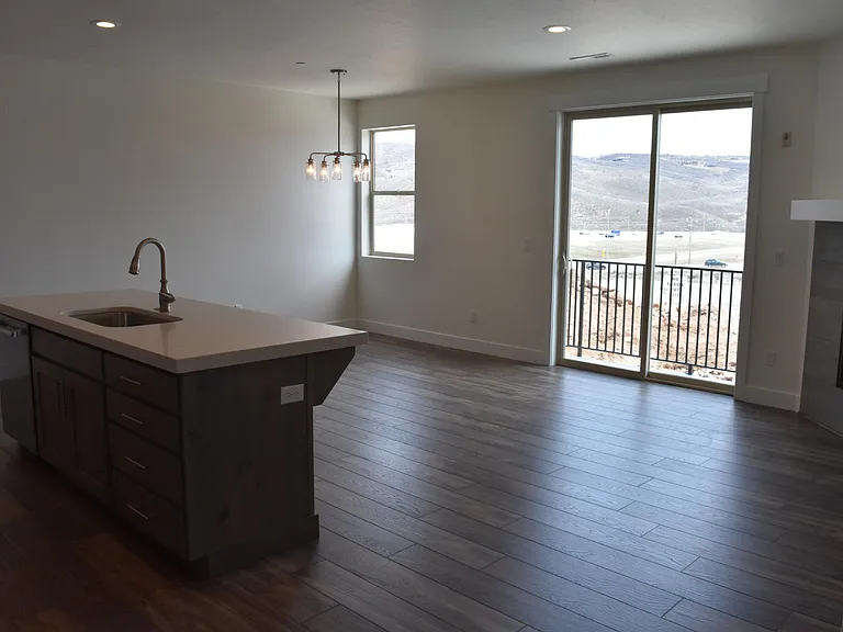 3041 Cedar Dr #2 — Photo 3