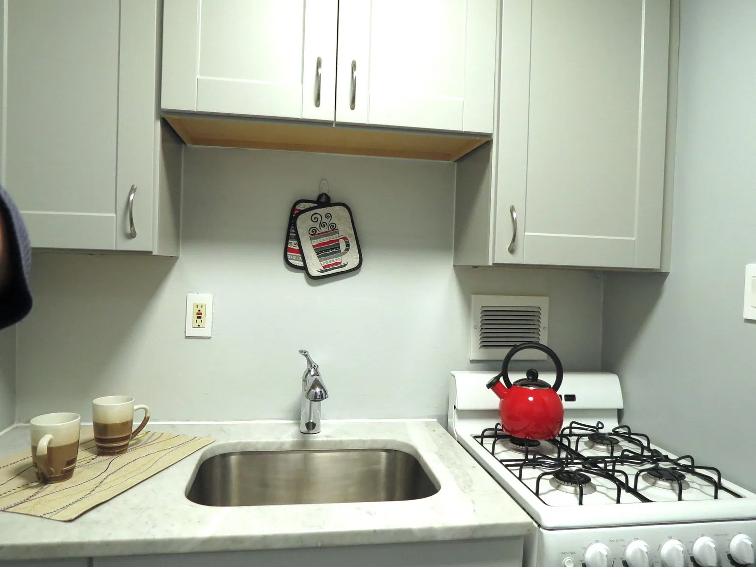 Studio, 383 sqft, $1,593 — Photo 3