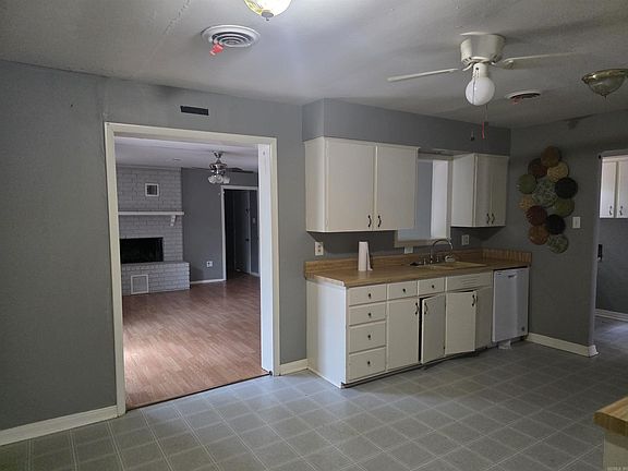 4th image of 2106 Independence Ave